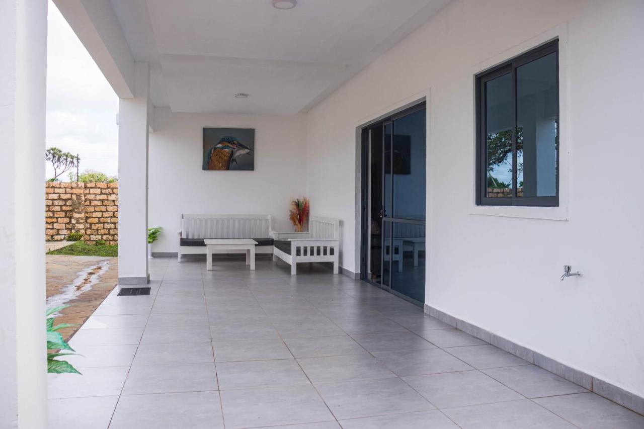 4 U Luxury Bungalows Diani Diani Beach Εξωτερικό φωτογραφία