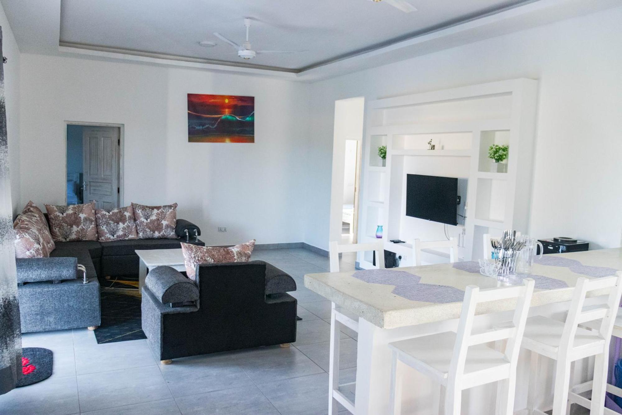 4 U Luxury Bungalows Diani Diani Beach Εξωτερικό φωτογραφία